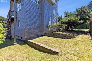 935 SW 7th St, Lincoln City, OR 97367 - Photo 46