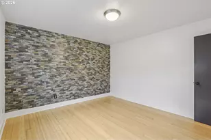 2301 SE Caruthers St, Portland, OR 97214 - Photo 30