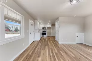 1006 NW Kindness Ct, Willamina, OR 97396 - Photo 4