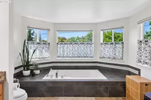 13270 Princeton Ct, Lake Oswego, OR 97035 - Photo 18