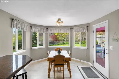 13270 Princeton Ct, Lake Oswego, OR 97035 - Photo 10