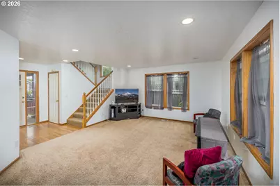 2015 Chase Loop SW, Albany, OR 97321 - Photo 6