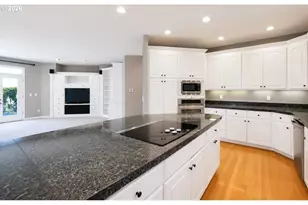 15686 SW Pleasantview Ct, Portland, OR 97224 - Photo 12