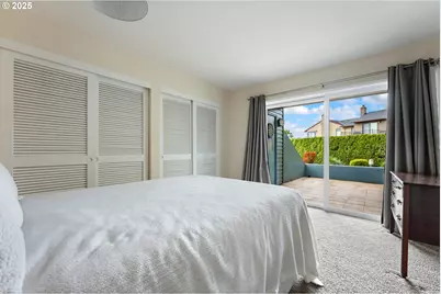 198 N Hayden Bay Dr, Portland, OR 97217 - Photo 12