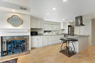 198 N Hayden Bay Dr, Portland, OR 97217 - Photo 8