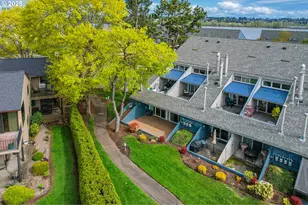 198 N Hayden Bay Dr, Portland, OR 97217 - Photo 2