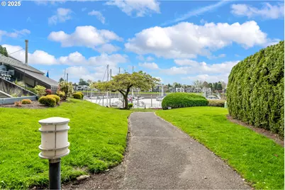 198 N Hayden Bay Dr, Portland, OR 97217 - Photo 22