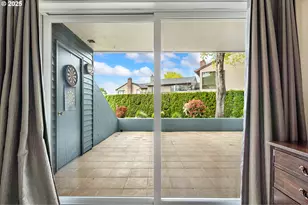 198 N Hayden Bay Dr, Portland, OR 97217 - Photo 14