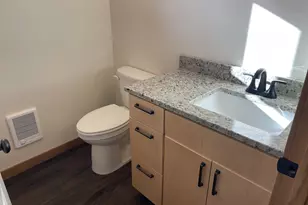 300 N Jellison St, Amity, OR 97101 - Photo 24