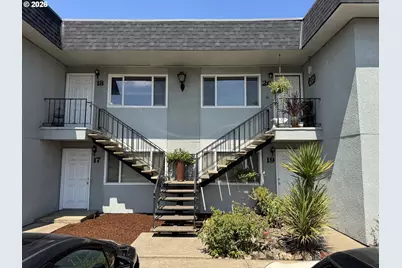 101 N 10th St, Creswell, OR 97426 - Photo 1