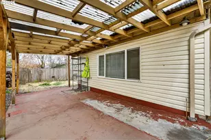 329 SE Linden Ct, Gresham, OR 97080 - Photo 32