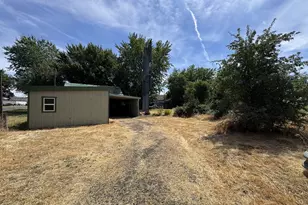 316 SW 22nd St, Pendleton, OR 97801 - Photo 2