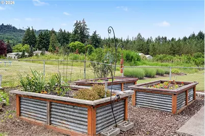 762 3rd St, Lyons, OR 97358 - Photo 8