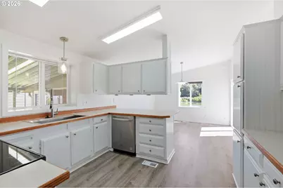 3355 N Delta Hwy #26, Eugene, OR 97408 - Photo 8