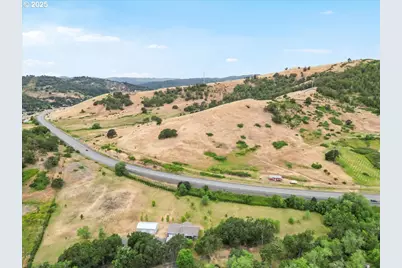 445 Hatfield Dr, Roseburg, OR 97470 - Photo 36