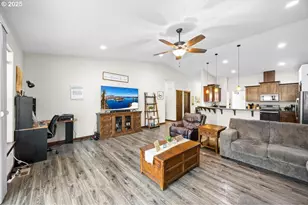 445 Hatfield Dr, Roseburg, OR 97470 - Photo 22