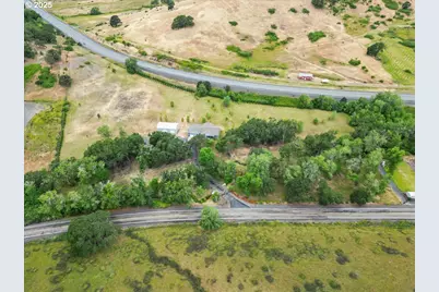 445 Hatfield Dr, Roseburg, OR 97470 - Photo 38