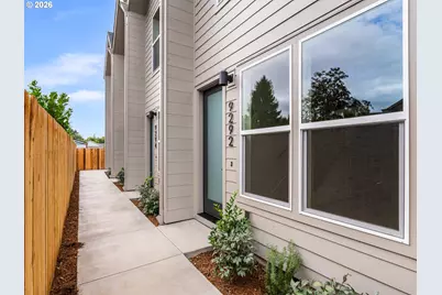 9292 N New York Ave #3, Portland, OR 97203 - Photo 2
