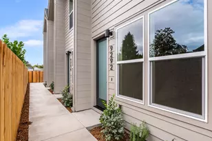9292 N New York Ave, Portland, OR 97203 - Photo 2