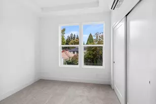 9292 N New York Ave, Portland, OR 97203 - Photo 8