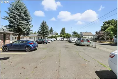 8503 SE Insley St, Portland, OR 97266 - Photo 16