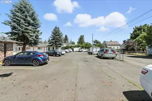 8503 SE Insley St, Portland, OR 97266 - Photo 16