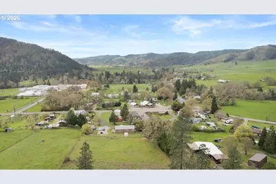 11304 Tiller Trail Hwy, Days Creek, OR 97429 - Photo 22