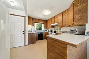 305 9th St, Garibaldi, OR 97118 - Photo 36