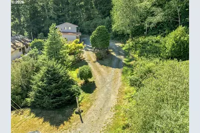305 9th St, Garibaldi, OR 97118 - Photo 12