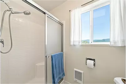 305 9th St, Garibaldi, OR 97118 - Photo 28