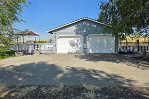 936 Richmond St, The Dalles, OR 97058 - Photo 4