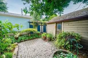404 SW 6th St, Corvallis, OR 97333 - Photo 12