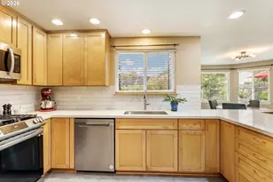 13270 Princeton Ct, Lake Oswego, OR 97035 - Photo 4