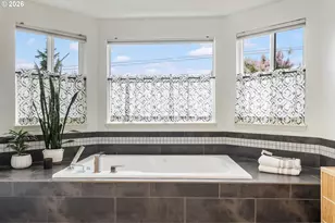13270 Princeton Ct, Lake Oswego, OR 97035 - Photo 14