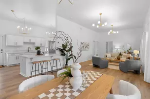 2541 SE 136th Ave, Portland, OR 97236 - Photo 2