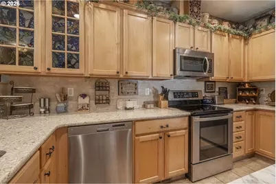 981 Wild Rose Ct, Independence, OR 97351 - Photo 6