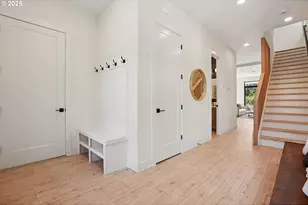 9375 SW 8th Ave, Portland, OR 97219 - Photo 4