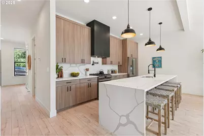 9375 SW 8th Ave, Portland, OR 97219 - Photo 10