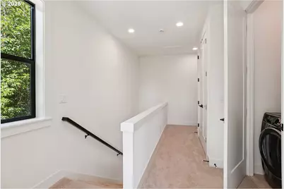 9375 SW 8th Ave, Portland, OR 97219 - Photo 28