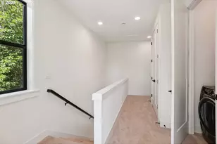 9375 SW 8th Ave, Portland, OR 97219 - Photo 28