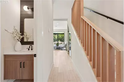 9375 SW 8th Ave, Portland, OR 97219 - Photo 6