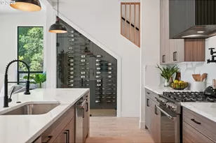 9375 SW 8th Ave, Portland, OR 97219 - Photo 14