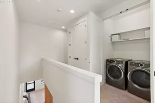 9375 SW 8th Ave, Portland, OR 97219 - Photo 32