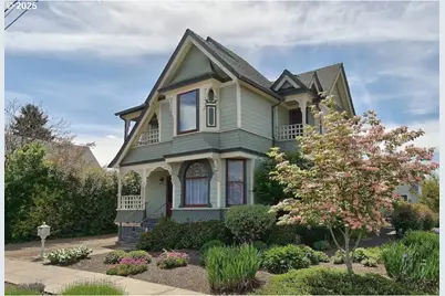 206 NE 10th St, McMinnville, OR 97128 - Photo 1