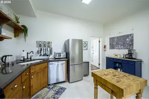 206 NE 10th St, McMinnville, OR 97128 - Photo 14