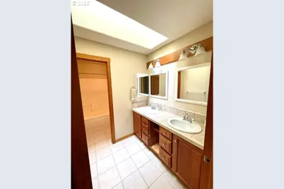 14275 Uplands Dr, Lake Oswego, OR 97034 - Photo 24