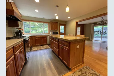 14275 Uplands Dr, Lake Oswego, OR 97034 - Photo 8