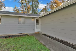 3235 Crocker Rd, Eugene, OR 97404 - Photo 4