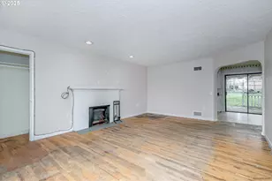 1533 SW Fairview Ave, Dallas, OR 97338 - Photo 6