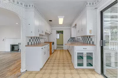 1533 SW Fairview Ave, Dallas, OR 97338 - Photo 24